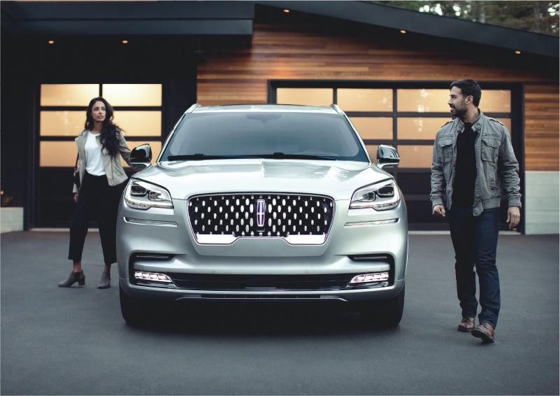 The sparkling grille of the 2023 Lincoln Aviator® Grand Touring model | Evergreen Lincoln in Issaquah WA